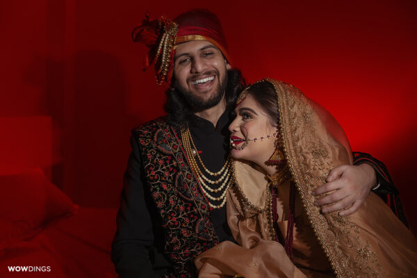 candid fun couple moment at a muslim wedding in delhi